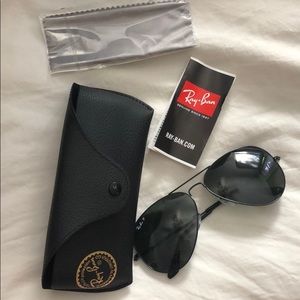 BRAND NEW Ray Ban aviators polarized